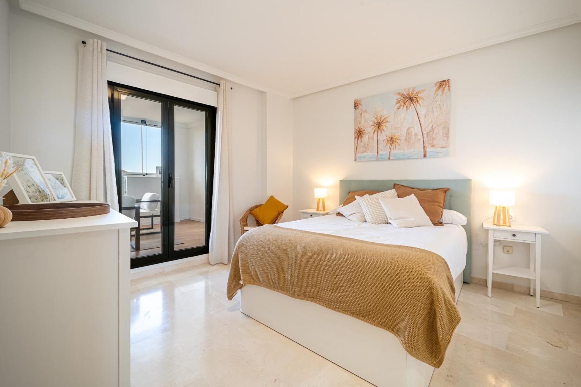 Wonderful Golf & With Front Seaview And Pool Appartement