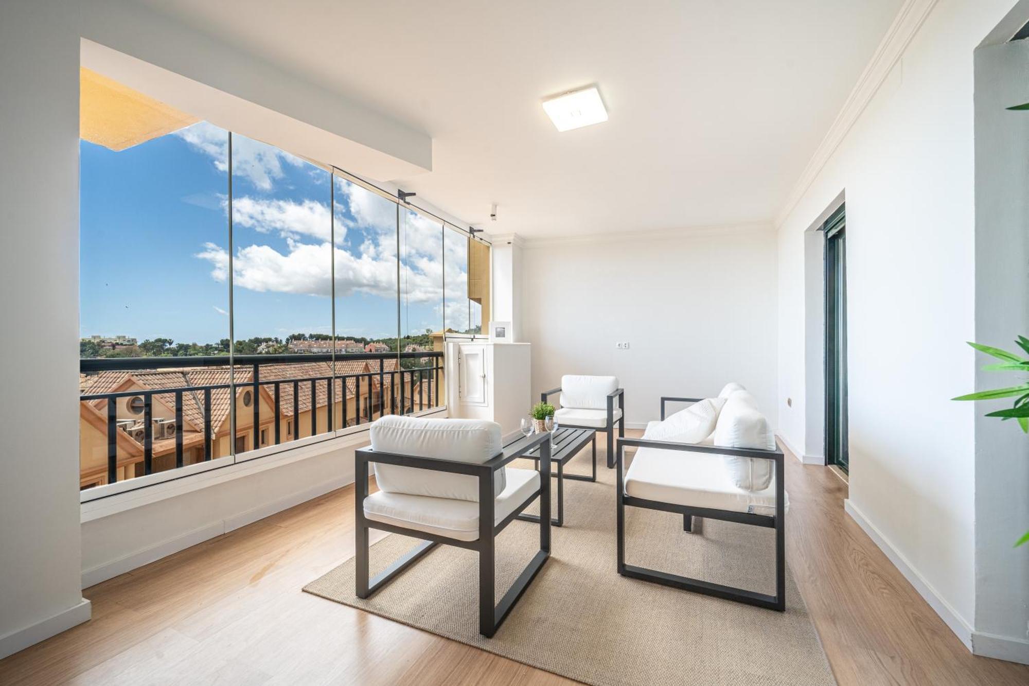 Wonderful Golf & With Front Seaview And Pool Apartment Benalmadena